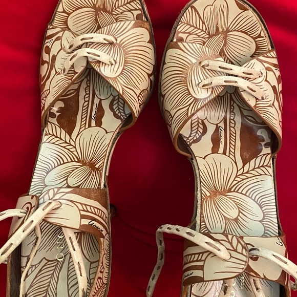 ♥️SOLD♥️Gucci leather sandals in brown/beige - Picture 13 of 13